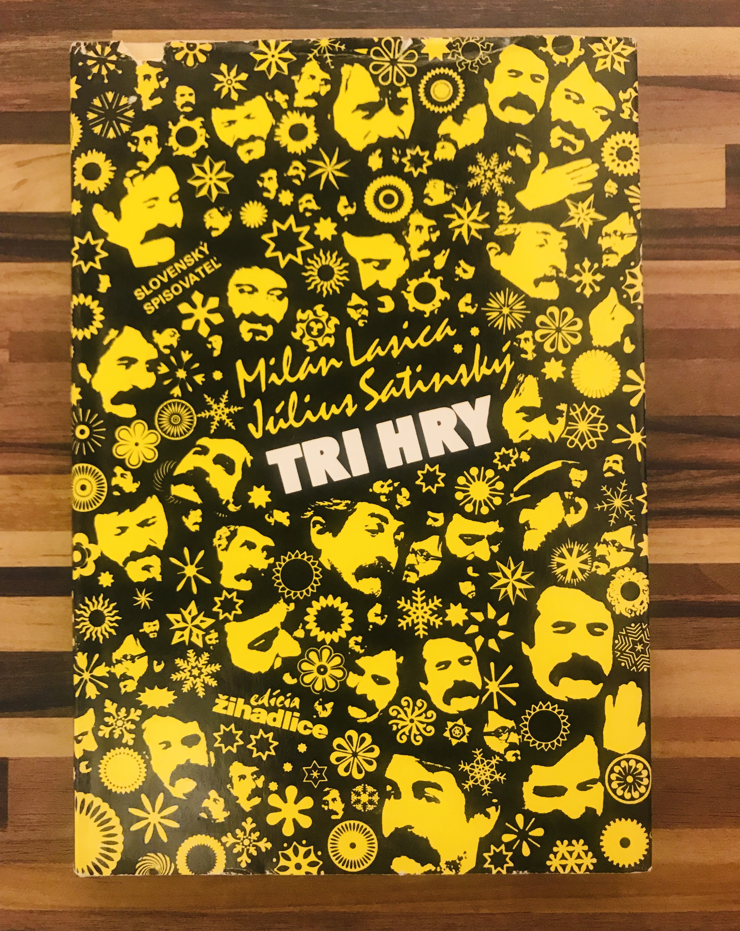 Tri hry: Nikto nie je za dverami. Náš priateľ René. Deň radosti.