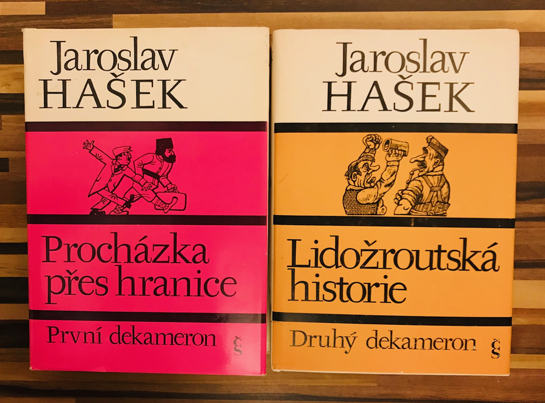Lidožroutská historie, Procházka přes hranice. 2 zväzky