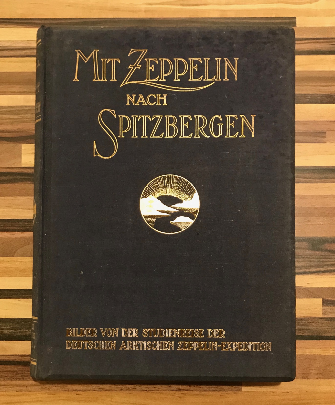 Mit Zeppelin nach Spitzbergen. Bilder von der Studienreise der deutschen arktischen Zeppelin-Expedition.